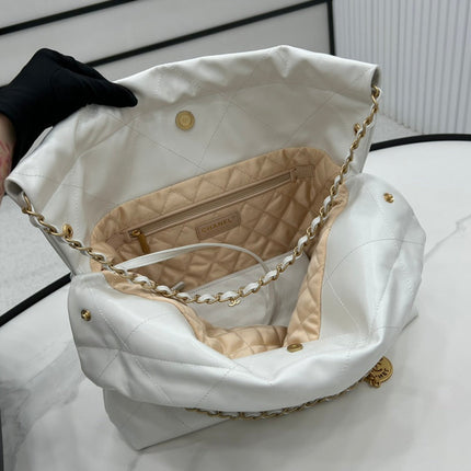 CC LARGE 42 HANDBAG IN WHITE CALFSKIN GOLD HARDWARE