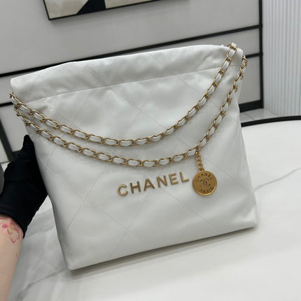 CC MEDIUM 37 HANDBAG IN WHITE CALFSKIN GOLD HARDWARE