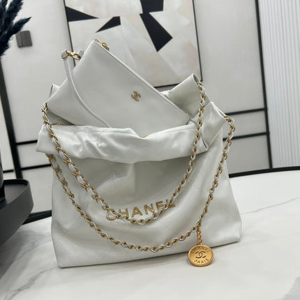 CC MEDIUM 37 HANDBAG IN WHITE CALFSKIN GOLD HARDWARE