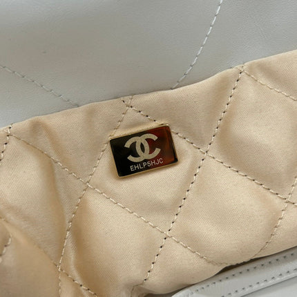 CC MEDIUM 37 HANDBAG IN WHITE CALFSKIN GOLD HARDWARE
