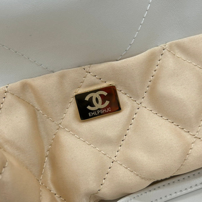 CC MEDIUM 37 HANDBAG IN WHITE CALFSKIN GOLD HARDWARE