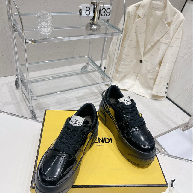 FENDI LOW-TOP TRAINER IN BLACK CALFSKIN