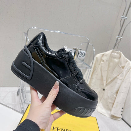 FENDI LOW-TOP TRAINER IN BLACK CALFSKIN