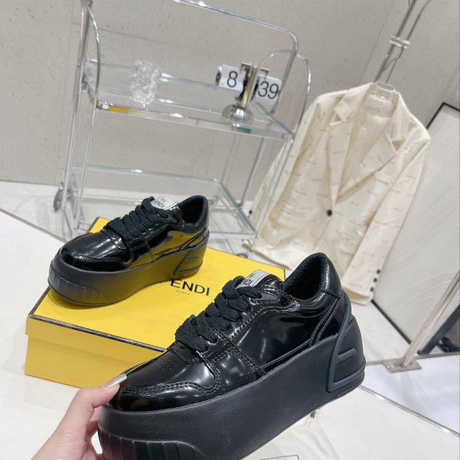 FENDI LOW-TOP TRAINER IN BLACK CALFSKIN