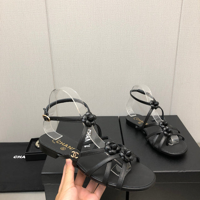 FLORAL FLAT SANDAL IN BLACK LAMBSKIN