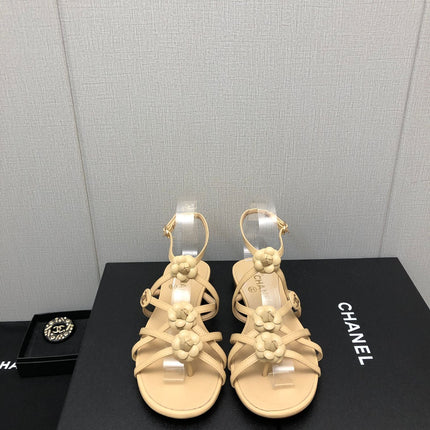 FLORAL FLAT SANDAL IN SAND YELLOW LAMBSKIN