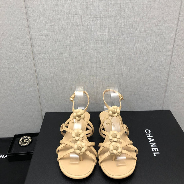 FLORAL FLAT SANDAL IN SAND YELLOW LAMBSKIN