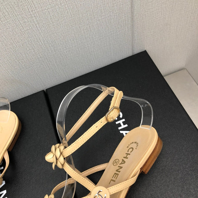 FLORAL FLAT SANDAL IN SAND YELLOW LAMBSKIN