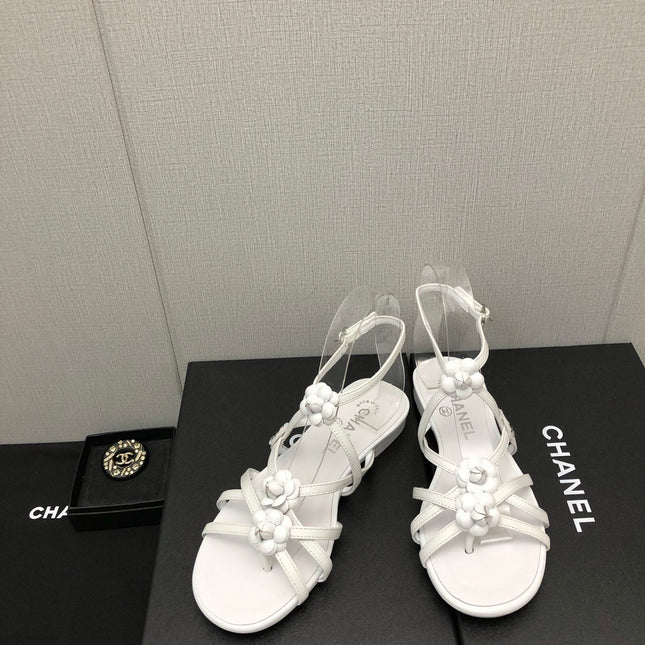 FLORAL FLAT SANDAL IN WHITE LAMBSKIN