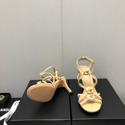 FLORAL HIGH HEEL SANDAL IN SAND YELLOW LAMBSKIN