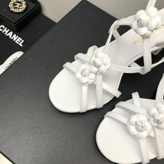 FLORAL HIGH HEEL SANDAL IN WHITE LAMBSKIN