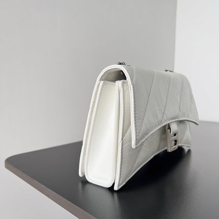 CRUSH CHAINED BAG 22 IN WHITE QUILTED CRUSHED CALFSKIN SILVER HARDWARE