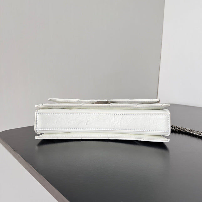 CRUSH CHAINED BAG 22 IN WHITE QUILTED CRUSHED CALFSKIN SILVER HARDWARE