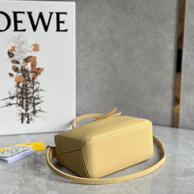 LOE MINI 18 PUZZLE BAG IN YELLOW CREAM CALFSKIN