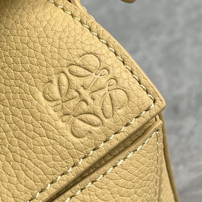 LOE MINI 18 PUZZLE BAG IN YELLOW CREAM CALFSKIN