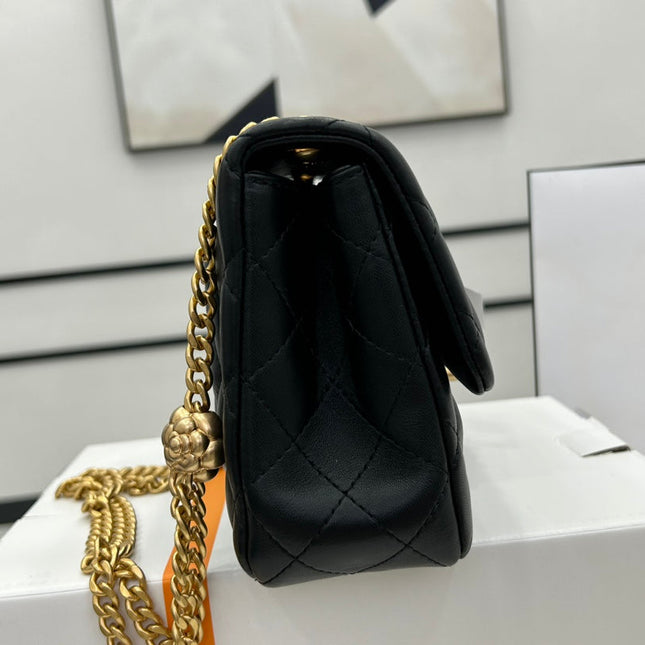 CC SMALL 23 FLAP BAG IN BLACK CALFSKIN GOLD HARDWARE