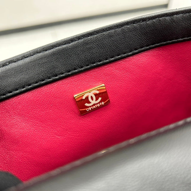 CC SMALL 23 FLAP BAG IN BLACK CALFSKIN GOLD HARDWARE