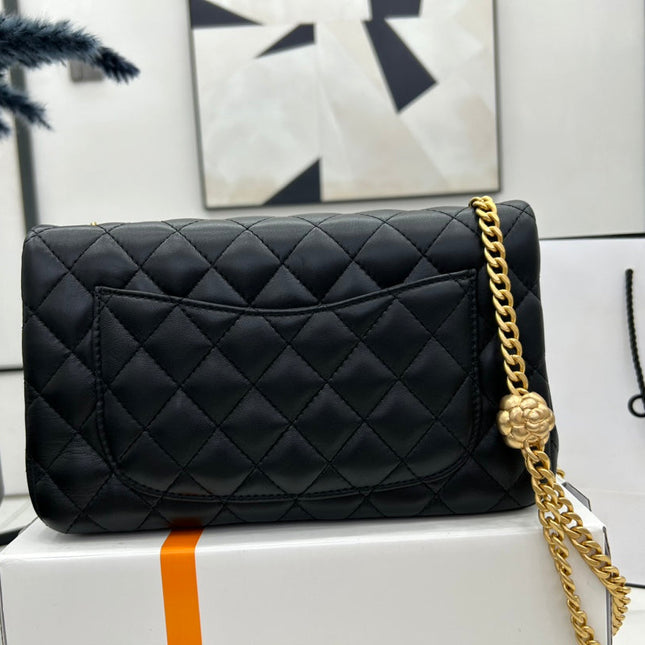 CC SMALL 23 FLAP BAG IN BLACK CALFSKIN GOLD HARDWARE