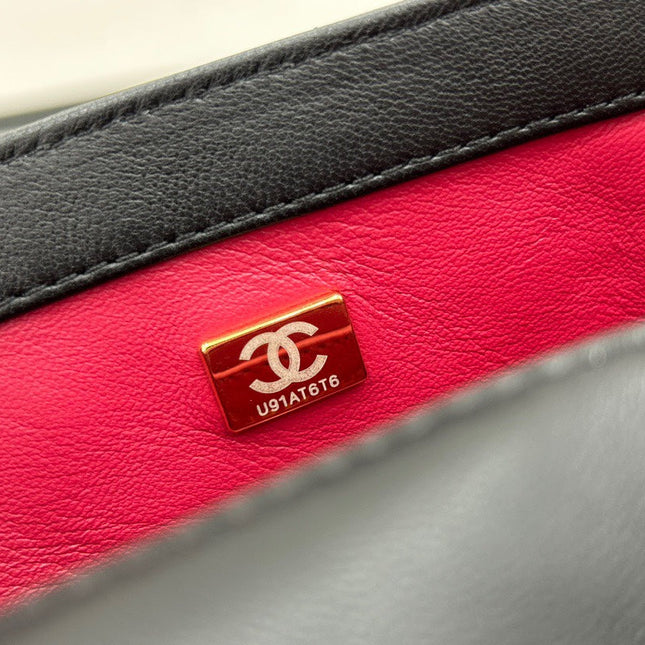 CC SMALL 20 FLAP BAG IN BLACK CALFSKIN GOLD HARDWARE