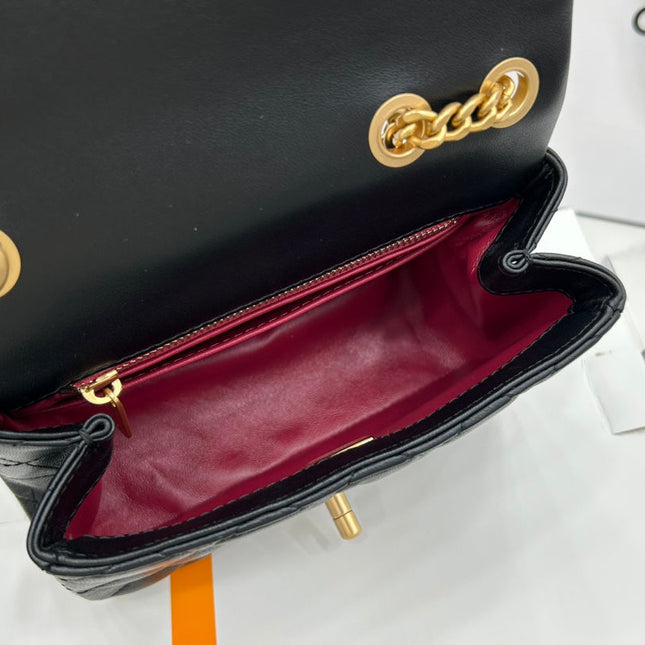 CC SMALL 17 FLAP BAG IN BLACK CALFSKIN GOLD HARDWARE