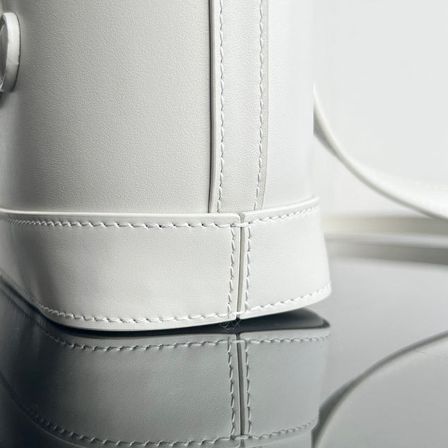 CUIR TRIPHOME 19 WHITE SMOOTH CALFSKIN BUCKET BAG