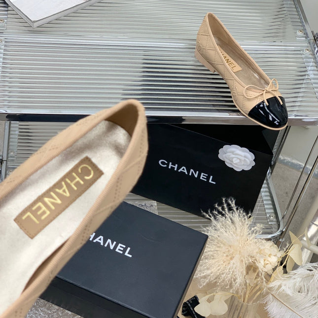 BALLET FLAT GLOSSY BLACK MIX BEIGE LAMBSKIN