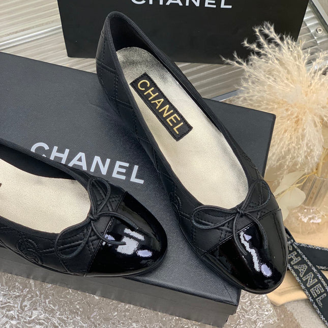 BALLET FLAT GLOSSY BLACK LAMBSKIN