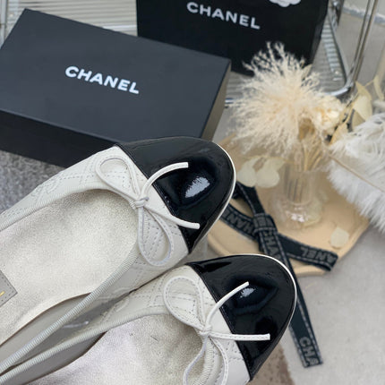 BALLET FLAT GLOSSY BLACK MIX IVORY LAMBSKIN