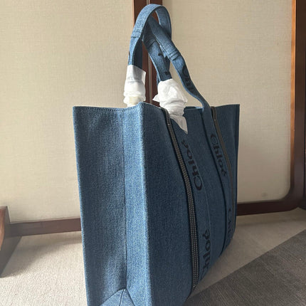 LAGRE WOODY TOTE BAG 45 IN BLUE DENIM BLACK CALFSKIN
