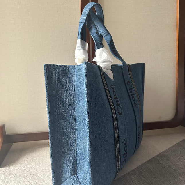 LAGRE WOODY TOTE BAG 45 IN BLUE DENIM BLACK CALFSKIN