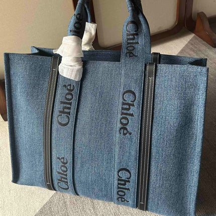 LAGRE WOODY TOTE BAG 45 IN BLUE DENIM BLACK CALFSKIN