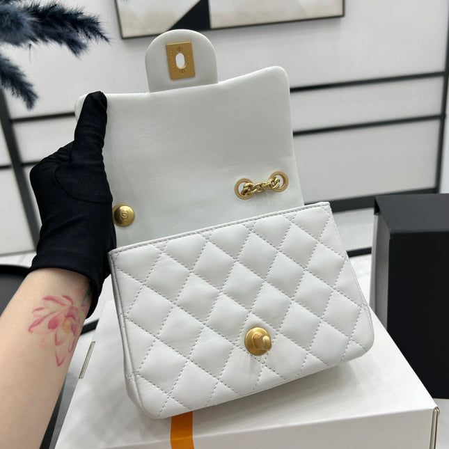 CC SMALL 17 FLAP BAG IN WHITE CALFSKIN GOLD HARDWARE