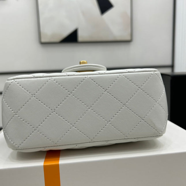 CC SMALL 17 FLAP BAG IN WHITE CALFSKIN GOLD HARDWARE