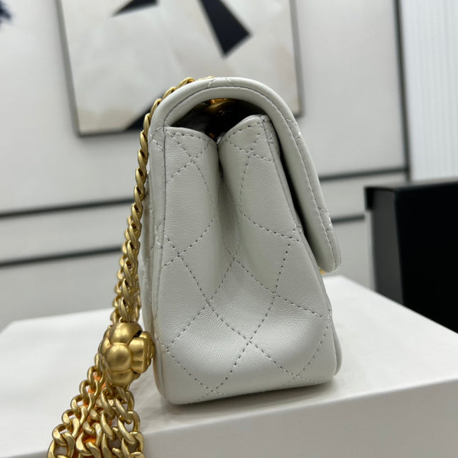 CC SMALL 17 FLAP BAG IN WHITE CALFSKIN GOLD HARDWARE