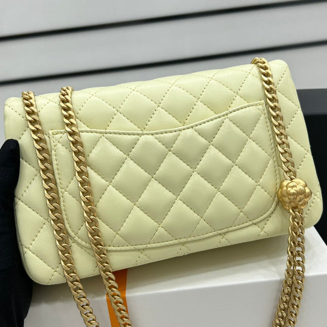 CC SMALL 23 FLAP BAG IN NEON YELLOW CALFSKIN GOLD HARDWARE
