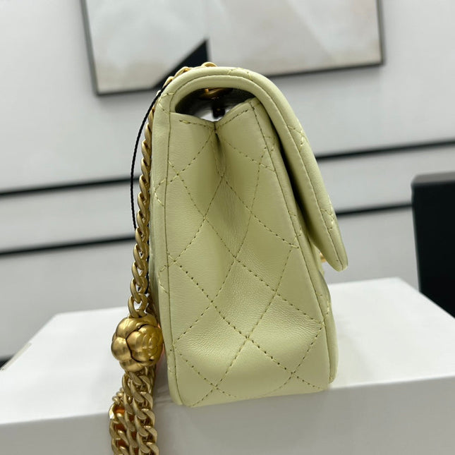 CC SMALL 23 FLAP BAG IN NEON YELLOW CALFSKIN GOLD HARDWARE