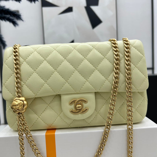 CC SMALL 23 FLAP BAG IN NEON YELLOW CALFSKIN GOLD HARDWARE