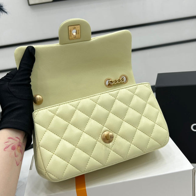 CC SMALL 20 FLAP BAG IN NEON YELLOW CALFSKIN GOLD HARDWARE
