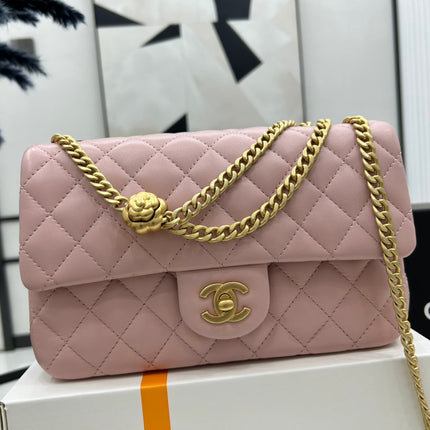 CC SMALL 23 FLAP BAG IN LIGHT PINK CALFSKIN GOLD HARDWARE