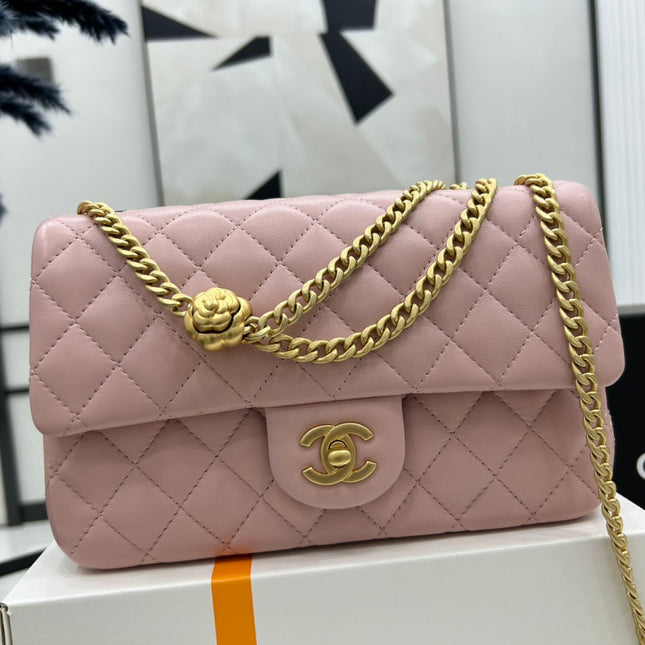 CC SMALL 23 FLAP BAG IN LIGHT PINK CALFSKIN GOLD HARDWARE