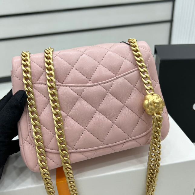 CC SMALL 17 FLAP BAG IN LIGHT PINK CALFSKIN GOLD HARDWARE