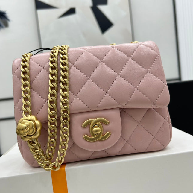 CC SMALL 17 FLAP BAG IN LIGHT PINK CALFSKIN GOLD HARDWARE