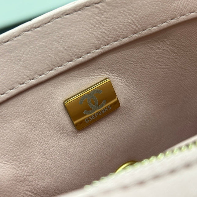 CC SMALL 17 FLAP BAG IN LIGHT PINK CALFSKIN GOLD HARDWARE