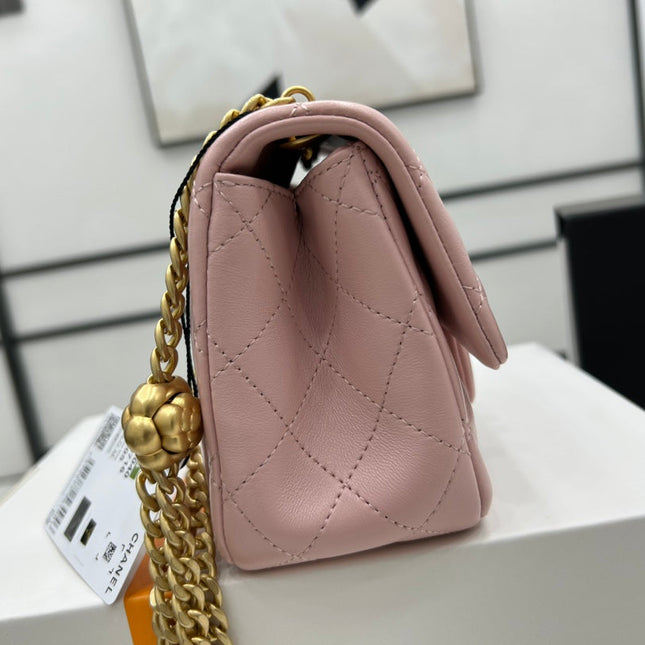 CC SMALL 17 FLAP BAG IN LIGHT PINK CALFSKIN GOLD HARDWARE