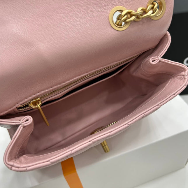 CC SMALL 17 FLAP BAG IN LIGHT PINK CALFSKIN GOLD HARDWARE