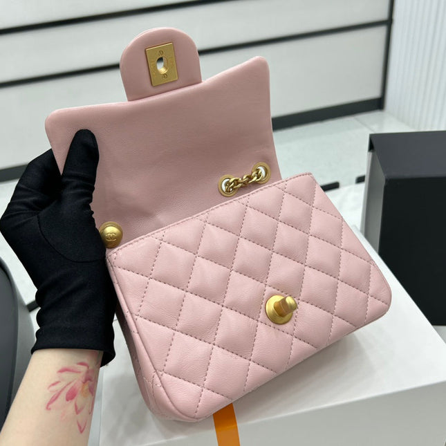 CC SMALL 17 FLAP BAG IN LIGHT PINK CALFSKIN GOLD HARDWARE