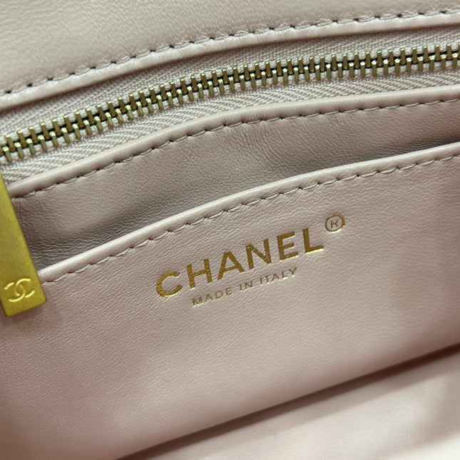 CC SMALL 17 FLAP BAG IN LIGHT PINK CALFSKIN GOLD HARDWARE