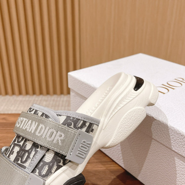 DIOR PLATFORM SLIDES 25S 30 MM IN WHITE MIX GREY FABRIC AND CALFSKIN
