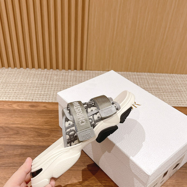 DIOR PLATFORM SLIDES 25S 30 MM IN WHITE MIX GREY FABRIC AND CALFSKIN