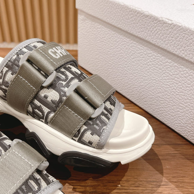 DIOR PLATFORM SLIDES 25S 30 MM IN WHITE MIX GREY FABRIC AND CALFSKIN